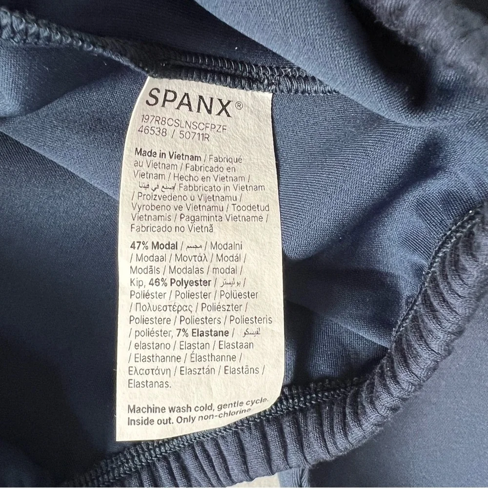 SPANX AirEssentials® Cropped Hoodie | Midnight Navy | Size Small